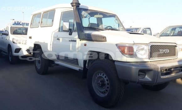 Buy Import Toyota Land Cruiser White Car in Import - Dubai in Dhufar Buy Import Toyota Land Cruiser White Car in Import - Dubai in Dhufar