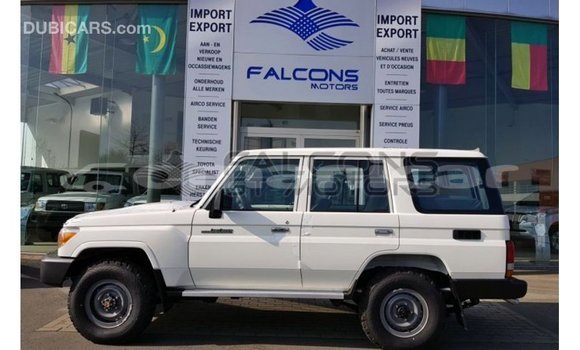 Buy Import Toyota Land Cruiser White Car in Import - Dubai in Dhufar Buy Import Toyota Land Cruiser White Car in Import - Dubai in Dhufar