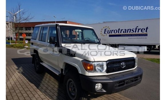 Buy Import Toyota Land Cruiser White Car in Import - Dubai in Dhufar Buy Import Toyota Land Cruiser White Car in Import - Dubai in Dhufar