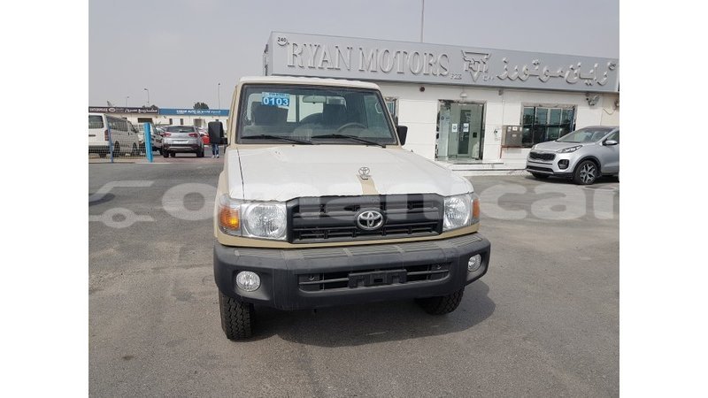 Big with watermark toyota land cruiser dhufar import dubai 3443