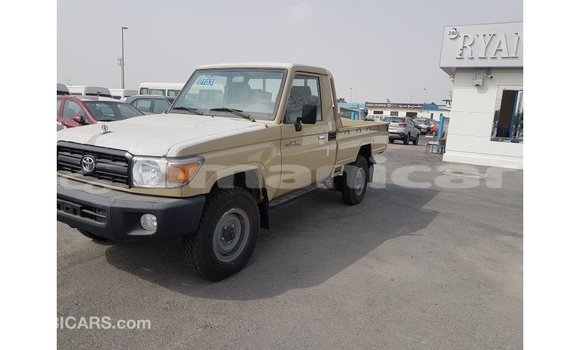 Buy Import Toyota Land Cruiser Beige Car in Import - Dubai in Dhufar Buy Import Toyota Land Cruiser Beige Car in Import - Dubai in Dhufar