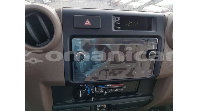 Big with watermark toyota land cruiser dhufar import dubai 3443