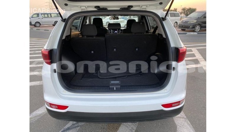 Big with watermark kia sportage dhufar import dubai 3447