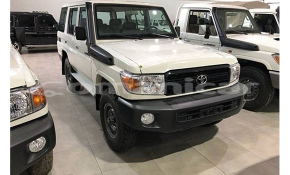 Buy Import Toyota Land Cruiser White Car in Import - Dubai in Dhufar Buy Import Toyota Land Cruiser White Car in Import - Dubai in Dhufar