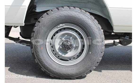 Buy Import Toyota Land Cruiser White Car in Import - Dubai in Dhufar Buy Import Toyota Land Cruiser White Car in Import - Dubai in Dhufar