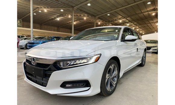 Buy Import Honda Accord White Car in Import - Dubai in Dhufar
