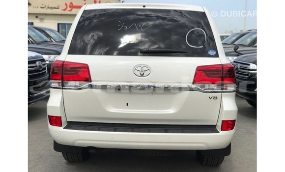 Buy Import Toyota Land Cruiser White Car in Import - Dubai in Dhufar Buy Import Toyota Land Cruiser White Car in Import - Dubai in Dhufar