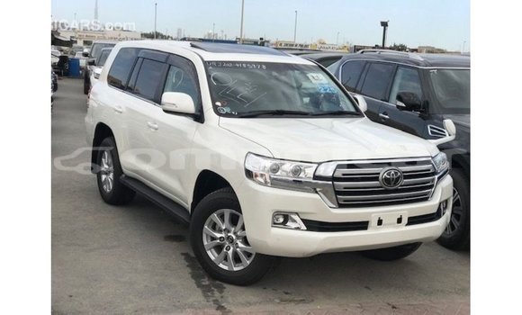 Buy Import Toyota Land Cruiser White Car in Import - Dubai in Dhufar Buy Import Toyota Land Cruiser White Car in Import - Dubai in Dhufar