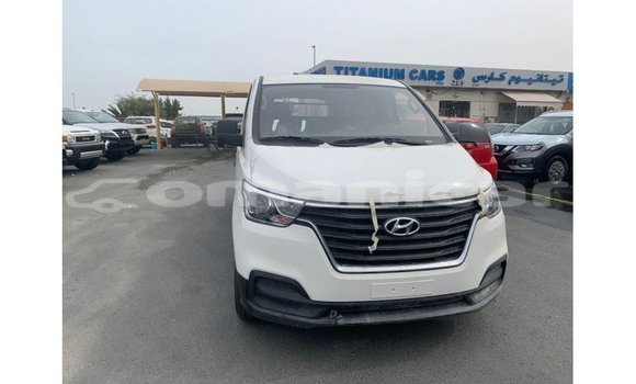 Buy Import Hyundai Cargo White Car in Import - Dubai in Dhufar Buy Import Hyundai Cargo White Car in Import - Dubai in Dhufar