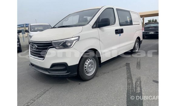 Buy Import Hyundai Cargo White Car in Import - Dubai in Dhufar Buy Import Hyundai Cargo White Car in Import - Dubai in Dhufar