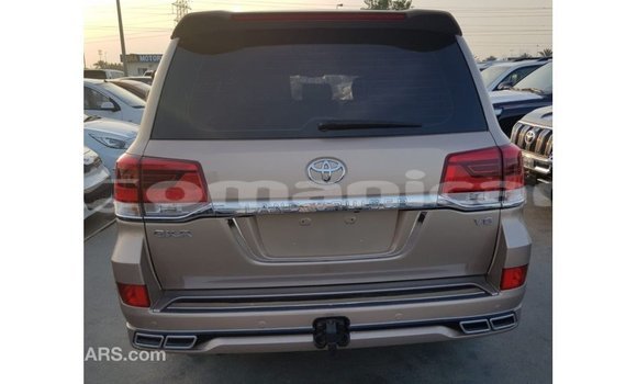 Buy Import Toyota Land Cruiser Other Car in Import - Dubai in Dhufar Buy Import Toyota Land Cruiser Other Car in Import - Dubai in Dhufar