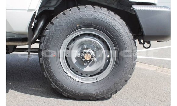 Buy Import Toyota Land Cruiser White Car in Import - Dubai in Dhufar Buy Import Toyota Land Cruiser White Car in Import - Dubai in Dhufar
