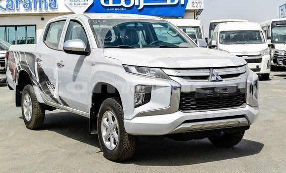 Buy Import Mitsubishi L200 White Car in Import - Dubai in Dhufar Buy Import Mitsubishi L200 White Car in Import - Dubai in Dhufar