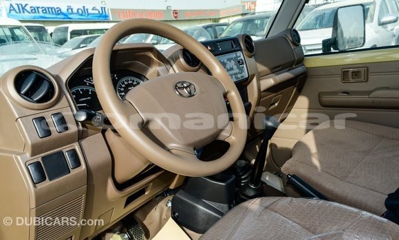 Buy Import Toyota Land Cruiser Beige Car in Import - Dubai in Dhufar Buy Import Toyota Land Cruiser Beige Car in Import - Dubai in Dhufar