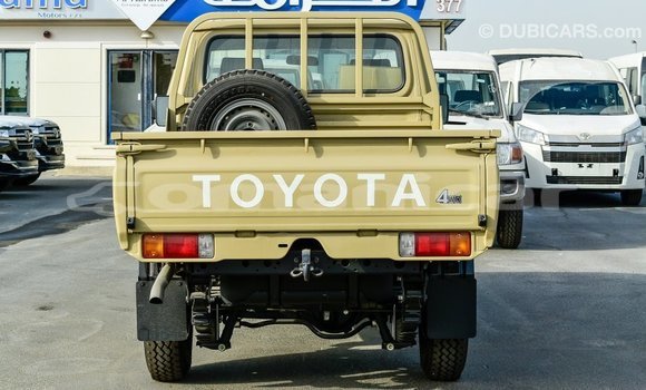 Buy Import Toyota Land Cruiser Beige Car in Import - Dubai in Dhufar Buy Import Toyota Land Cruiser Beige Car in Import - Dubai in Dhufar