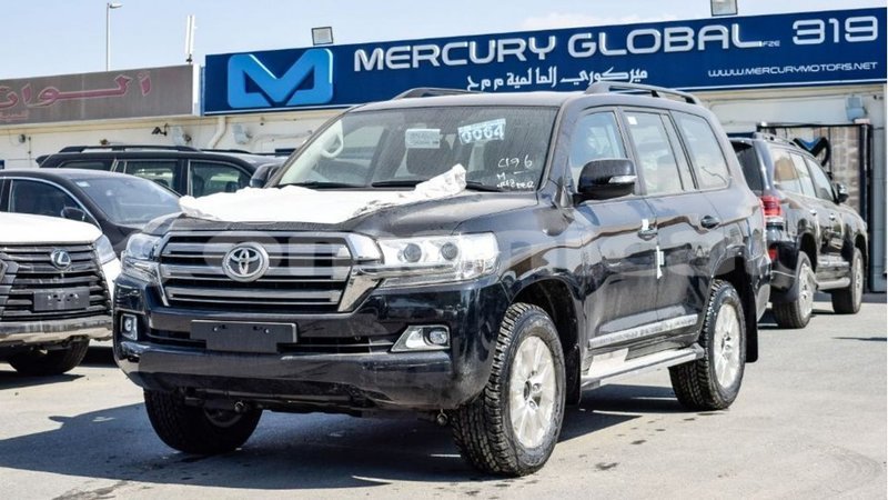Big with watermark toyota land cruiser dhufar import dubai 3482