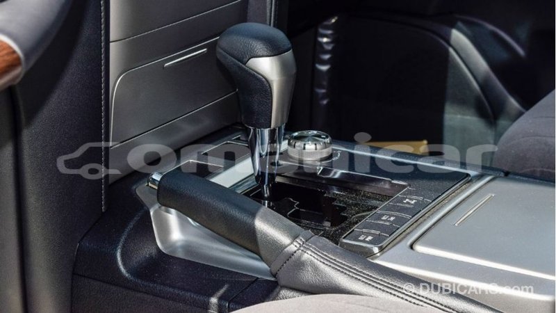 Big with watermark toyota land cruiser dhufar import dubai 3482