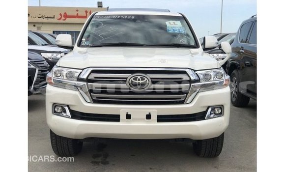 Buy Import Toyota Land Cruiser White Car in Import - Dubai in Dhufar Buy Import Toyota Land Cruiser White Car in Import - Dubai in Dhufar