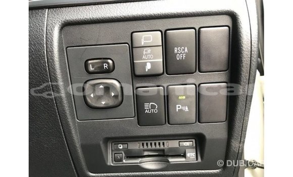 Buy Import Toyota Land Cruiser White Car in Import - Dubai in Dhufar Buy Import Toyota Land Cruiser White Car in Import - Dubai in Dhufar