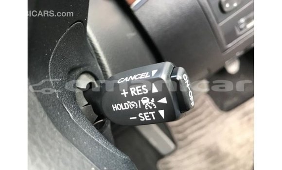 Buy Import Toyota Land Cruiser White Car in Import - Dubai in Dhufar Buy Import Toyota Land Cruiser White Car in Import - Dubai in Dhufar