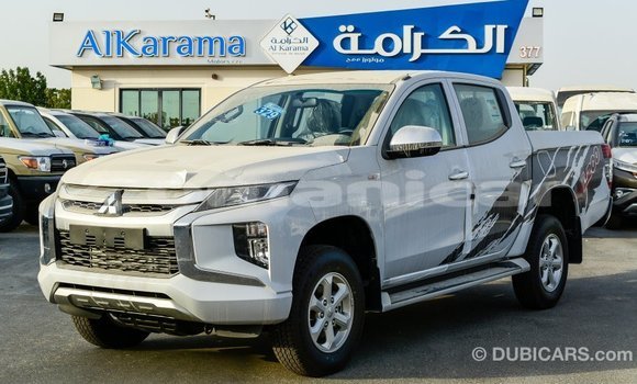 Buy Import Mitsubishi L200 White Car in Import - Dubai in Dhufar Buy Import Mitsubishi L200 White Car in Import - Dubai in Dhufar