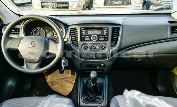 Buy Import Mitsubishi L200 White Car in Import - Dubai in Dhufar Buy Import Mitsubishi L200 White Car in Import - Dubai in Dhufar