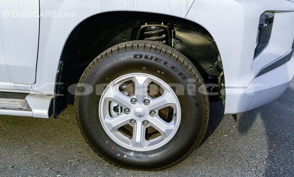 Buy Import Mitsubishi L200 White Car in Import - Dubai in Dhufar Buy Import Mitsubishi L200 White Car in Import - Dubai in Dhufar