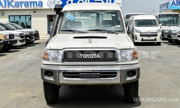 Buy Import Toyota Land Cruiser White Car in Import - Dubai in Dhufar Buy Import Toyota Land Cruiser White Car in Import - Dubai in Dhufar