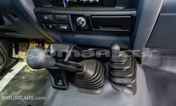 Buy Import Toyota Land Cruiser White Car in Import - Dubai in Dhufar Buy Import Toyota Land Cruiser White Car in Import - Dubai in Dhufar