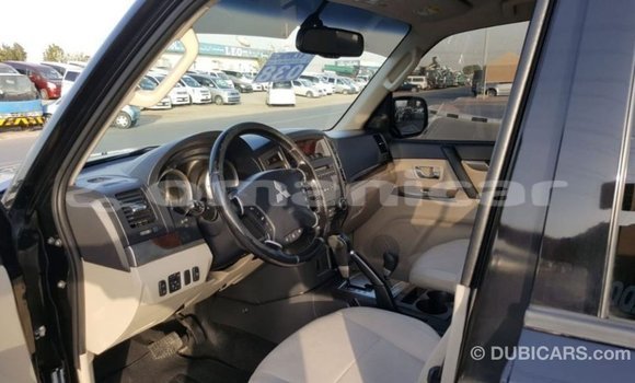 Buy Import Mitsubishi Pajero Black Car in Import - Dubai in Dhufar Buy Import Mitsubishi Pajero Black Car in Import - Dubai in Dhufar