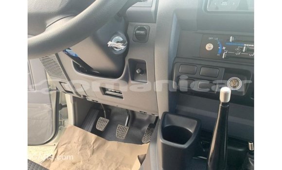 Buy Import Toyota Land Cruiser White Car in Import - Dubai in Dhufar Buy Import Toyota Land Cruiser White Car in Import - Dubai in Dhufar
