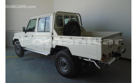 Buy Import Toyota Land Cruiser White Car in Import - Dubai in Dhufar Buy Import Toyota Land Cruiser White Car in Import - Dubai in Dhufar