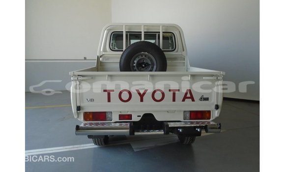 Buy Import Toyota Land Cruiser White Car in Import - Dubai in Dhufar Buy Import Toyota Land Cruiser White Car in Import - Dubai in Dhufar