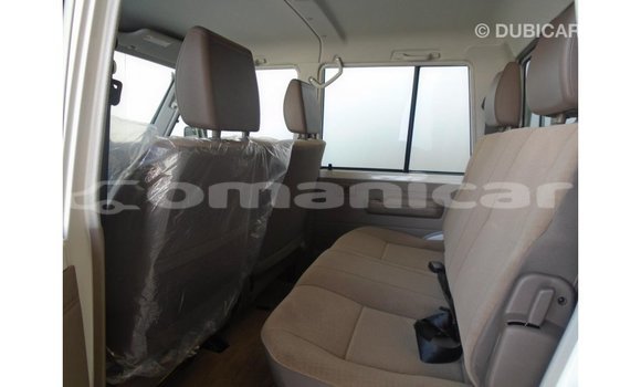 Buy Import Toyota Land Cruiser White Car in Import - Dubai in Dhufar Buy Import Toyota Land Cruiser White Car in Import - Dubai in Dhufar