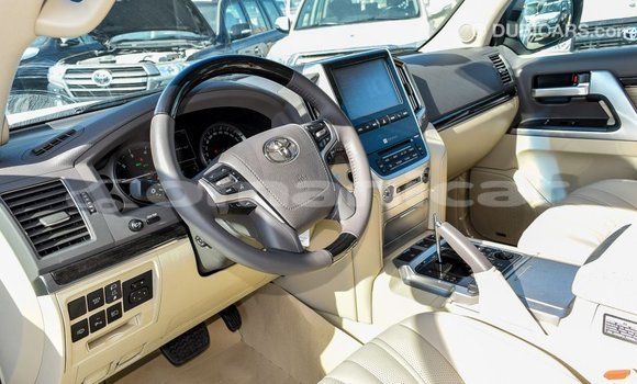 Buy Import Toyota Land Cruiser White Car in Import - Dubai in Dhufar Buy Import Toyota Land Cruiser White Car in Import - Dubai in Dhufar