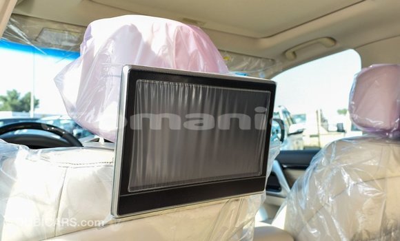 Buy Import Toyota Land Cruiser White Car in Import - Dubai in Dhufar Buy Import Toyota Land Cruiser White Car in Import - Dubai in Dhufar