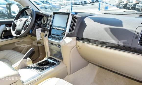 Buy Import Toyota Land Cruiser White Car in Import - Dubai in Dhufar Buy Import Toyota Land Cruiser White Car in Import - Dubai in Dhufar