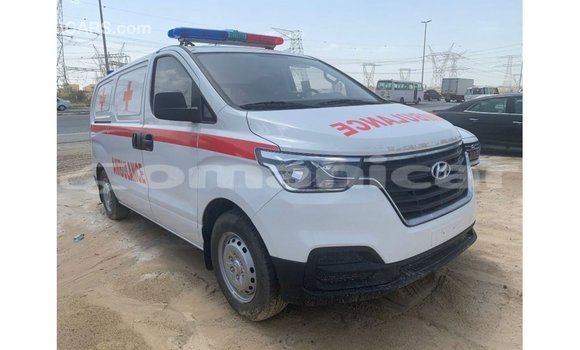 Buy Import Hyundai Accent White Car in Import - Dubai in Dhufar Buy Import Hyundai Accent White Car in Import - Dubai in Dhufar