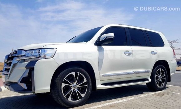 Buy Import Toyota Land Cruiser White Car in Import - Dubai in Dhufar Buy Import Toyota Land Cruiser White Car in Import - Dubai in Dhufar