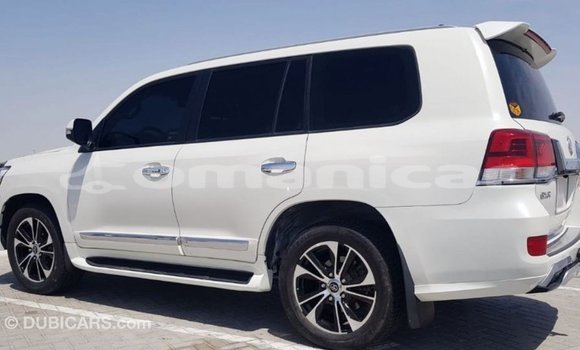Buy Import Toyota Land Cruiser White Car in Import - Dubai in Dhufar Buy Import Toyota Land Cruiser White Car in Import - Dubai in Dhufar