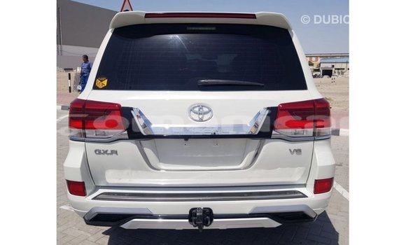Buy Import Toyota Land Cruiser White Car in Import - Dubai in Dhufar Buy Import Toyota Land Cruiser White Car in Import - Dubai in Dhufar