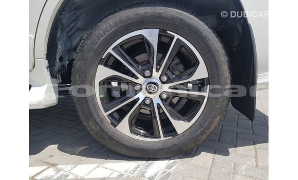 Buy Import Toyota Land Cruiser White Car in Import - Dubai in Dhufar Buy Import Toyota Land Cruiser White Car in Import - Dubai in Dhufar