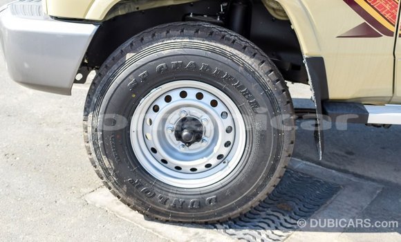Buy Import Toyota Land Cruiser Beige Car in Import - Dubai in Dhufar Buy Import Toyota Land Cruiser Beige Car in Import - Dubai in Dhufar