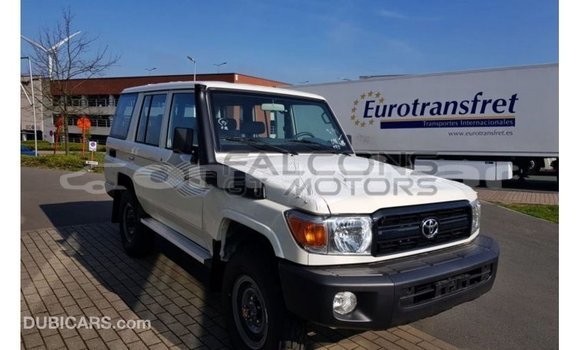 Buy Import Toyota Land Cruiser White Car in Import - Dubai in Dhufar Buy Import Toyota Land Cruiser White Car in Import - Dubai in Dhufar