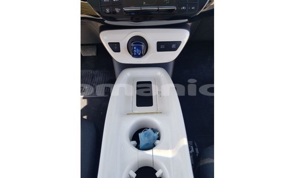 Buy Import Toyota Prius White Car in Import - Dubai in Dhufar Buy Import Toyota Prius White Car in Import - Dubai in Dhufar