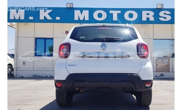 Buy Import Renault 19 White Car in Import - Dubai in Dhufar Buy Import Renault 19 White Car in Import - Dubai in Dhufar