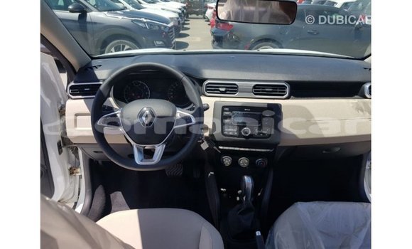 Buy Import Renault 19 White Car in Import - Dubai in Dhufar Buy Import Renault 19 White Car in Import - Dubai in Dhufar