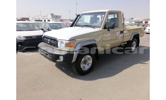Buy Import Toyota Land Cruiser Beige Car in Import - Dubai in Dhufar Buy Import Toyota Land Cruiser Beige Car in Import - Dubai in Dhufar