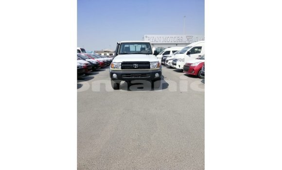 Buy Import Toyota Land Cruiser Beige Car in Import - Dubai in Dhufar Buy Import Toyota Land Cruiser Beige Car in Import - Dubai in Dhufar