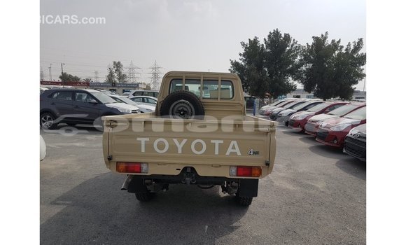 Buy Import Toyota Land Cruiser Beige Car in Import - Dubai in Dhufar Buy Import Toyota Land Cruiser Beige Car in Import - Dubai in Dhufar